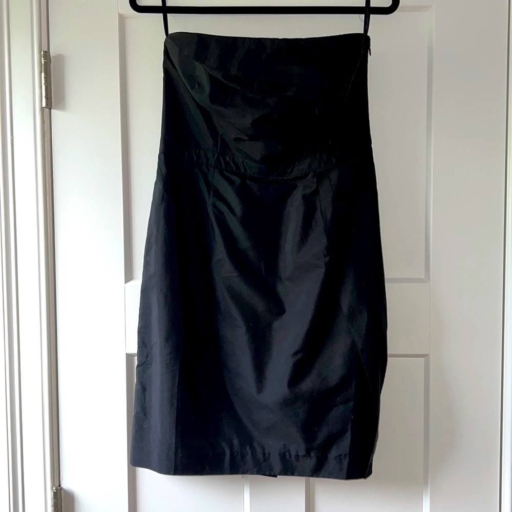 Ann Taylor Loft | size 6 strapless black dress